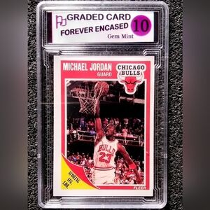 Michael Jordan Chicago Bulls HOF Vintage Basketball Card. Graded 10 Gem Mint